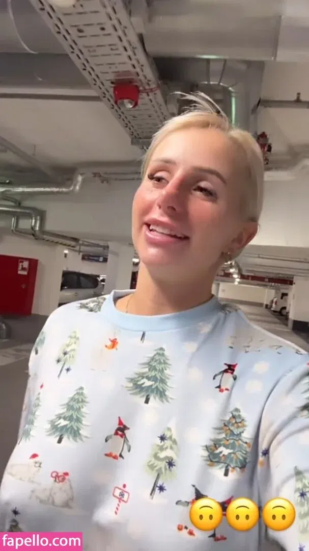 Carina Spack / carina_spack Onlyfans Photo Gallery 