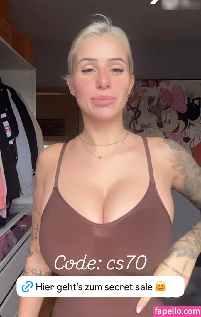 Carina Spack / carina_spack Onlyfans Photo Gallery 