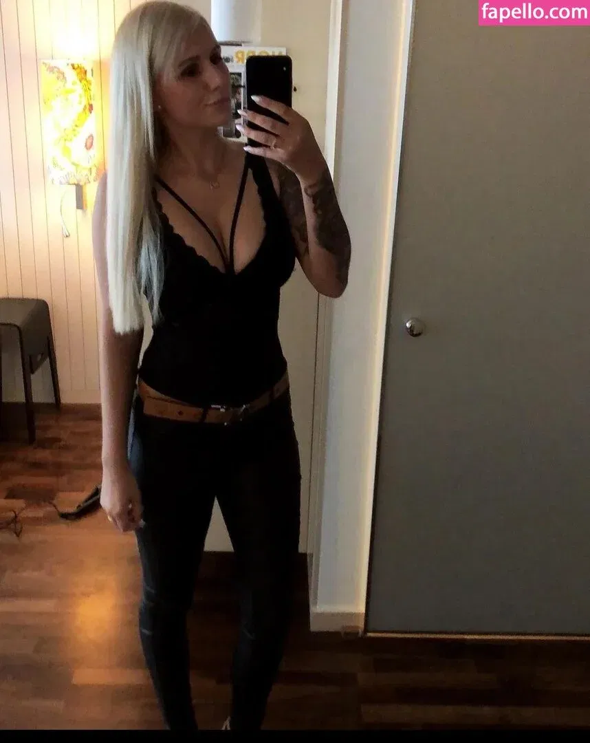 Carina Spack / carina_spack Onlyfans Photo Gallery 