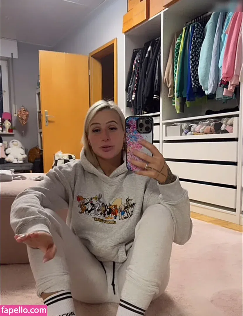 Carina Spack / carina_spack Onlyfans Photo Gallery 