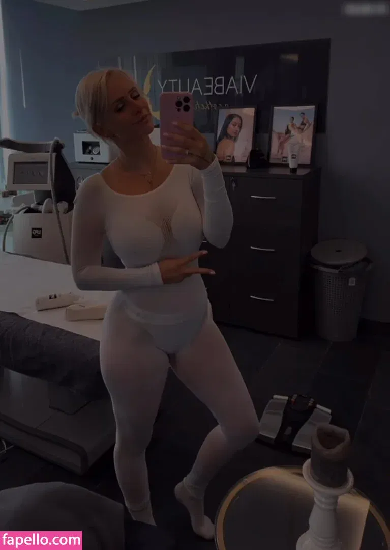 Carina Spack / carina_spack Onlyfans Photo Gallery 