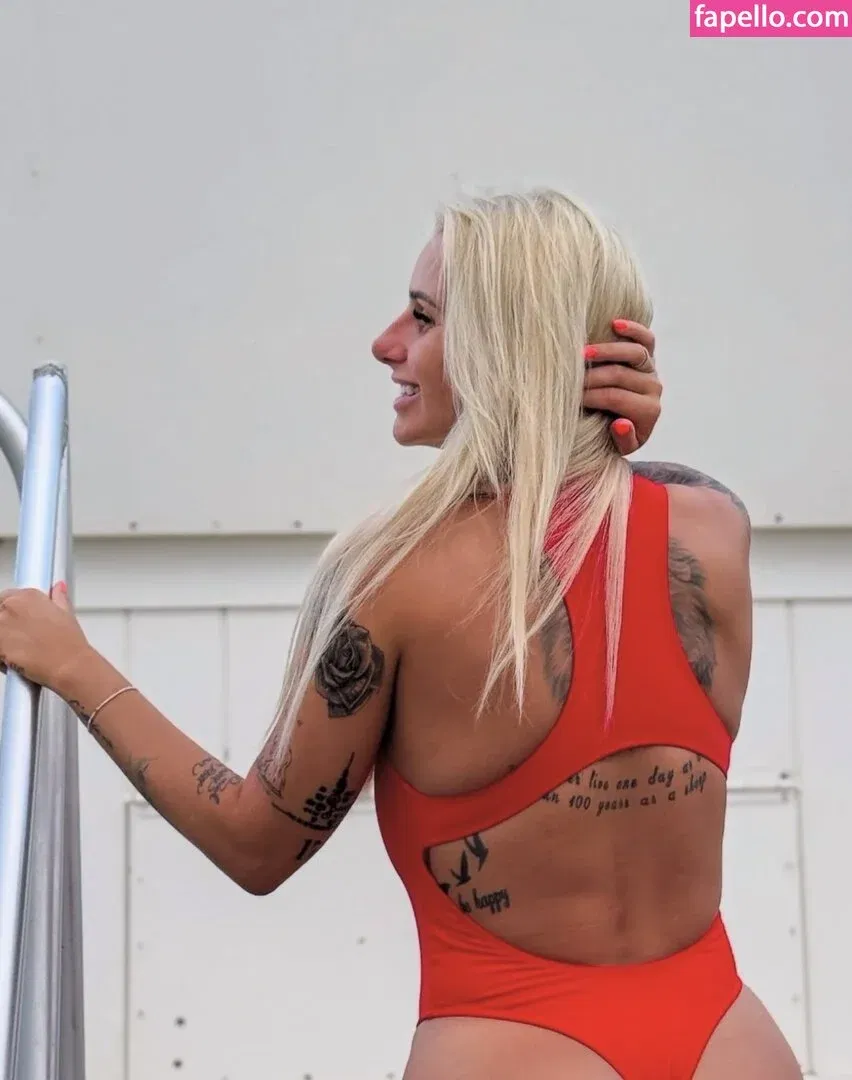 Carina Spack / carina_spack Onlyfans Photo Gallery 