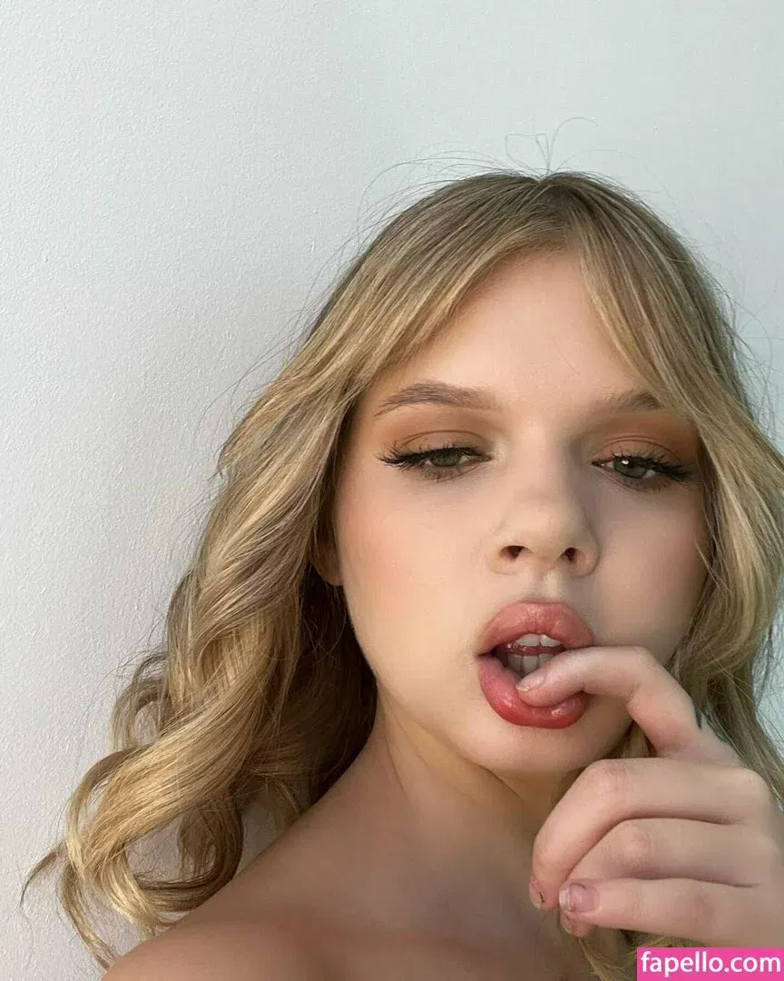 coco_lovelock2 / cocolovelock Onlyfans Photo Gallery 