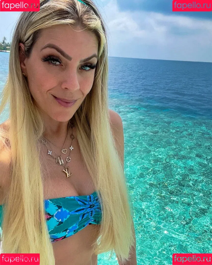 Renata Fan / renatafan Onlyfans Photo Gallery 