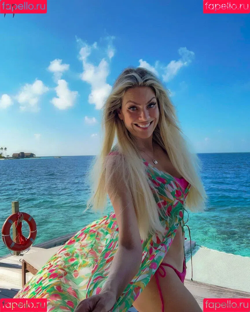 Renata Fan / renatafan Onlyfans Photo Gallery 