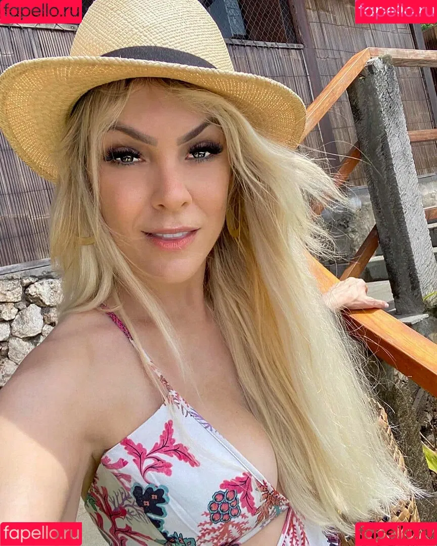 Renata Fan / renatafan Onlyfans Photo Gallery 