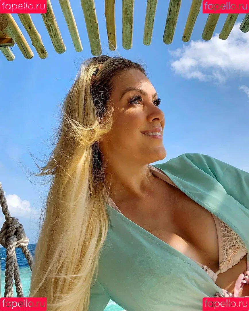 Renata Fan / renatafan Onlyfans Photo Gallery 