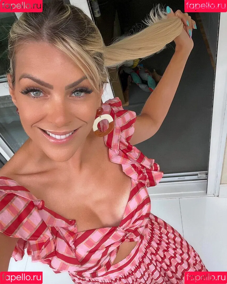 Renata Fan / renatafan Onlyfans Photo Gallery 