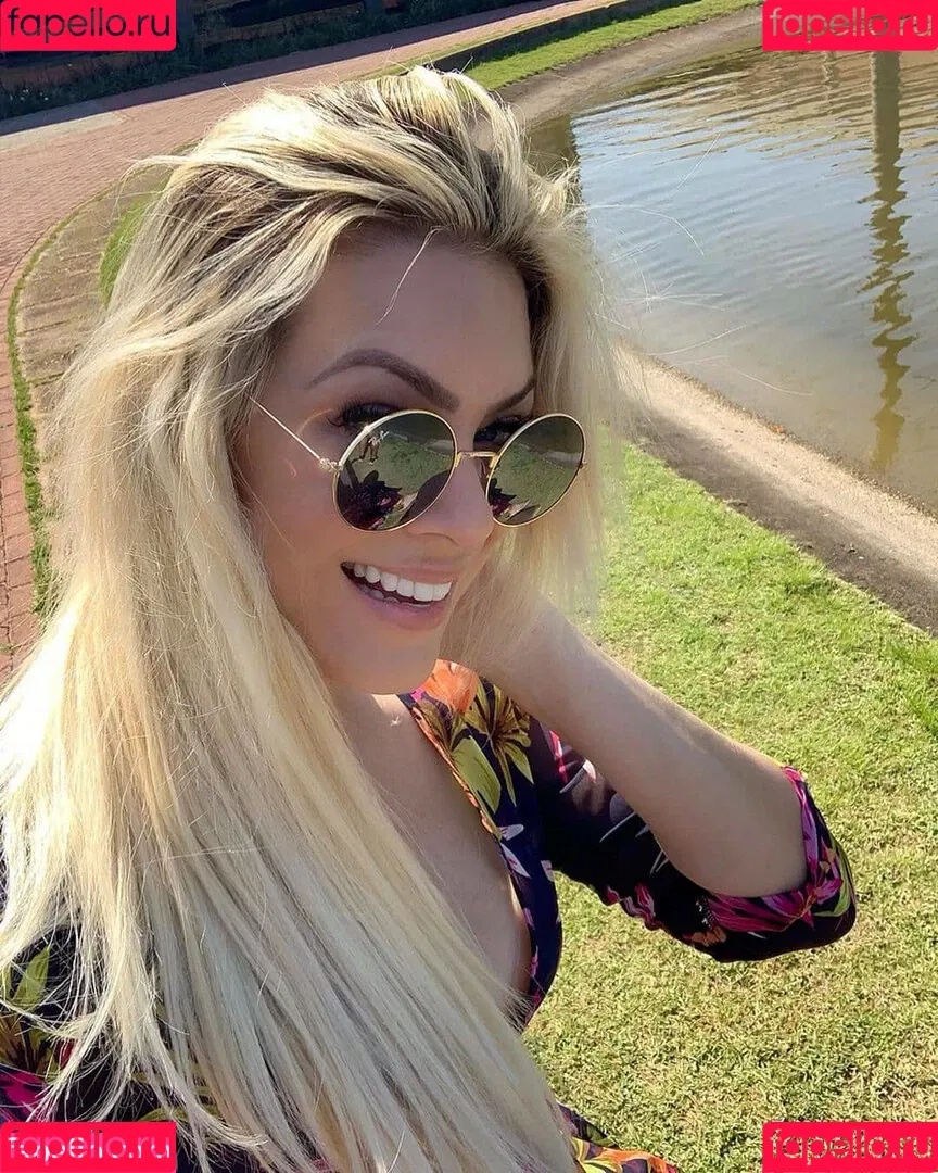 Renata Fan / renatafan Onlyfans Photo Gallery 