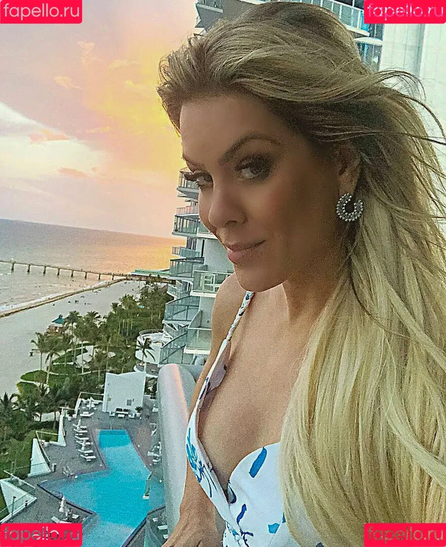 Renata Fan / renatafan Onlyfans Photo Gallery 
