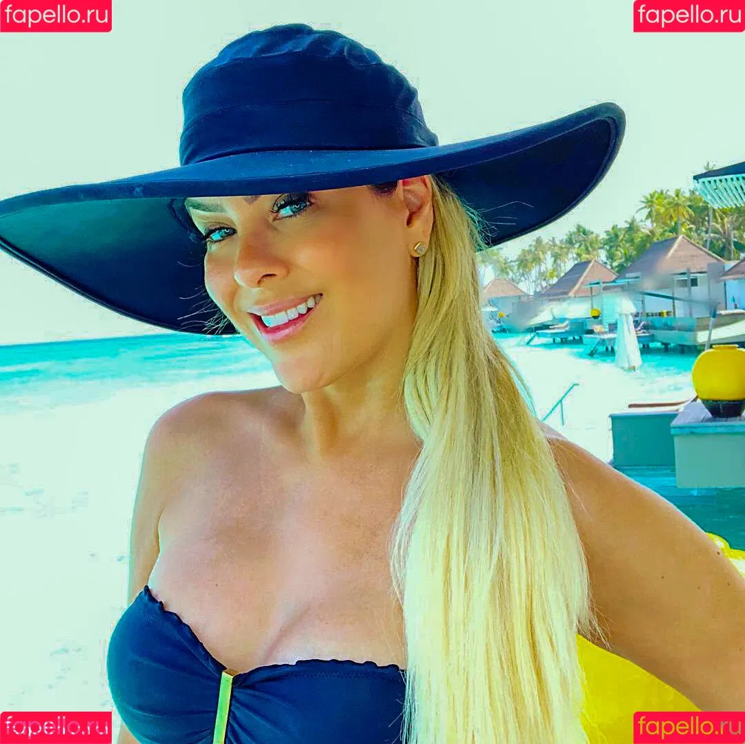 Renata Fan / renatafan Onlyfans Photo Gallery 