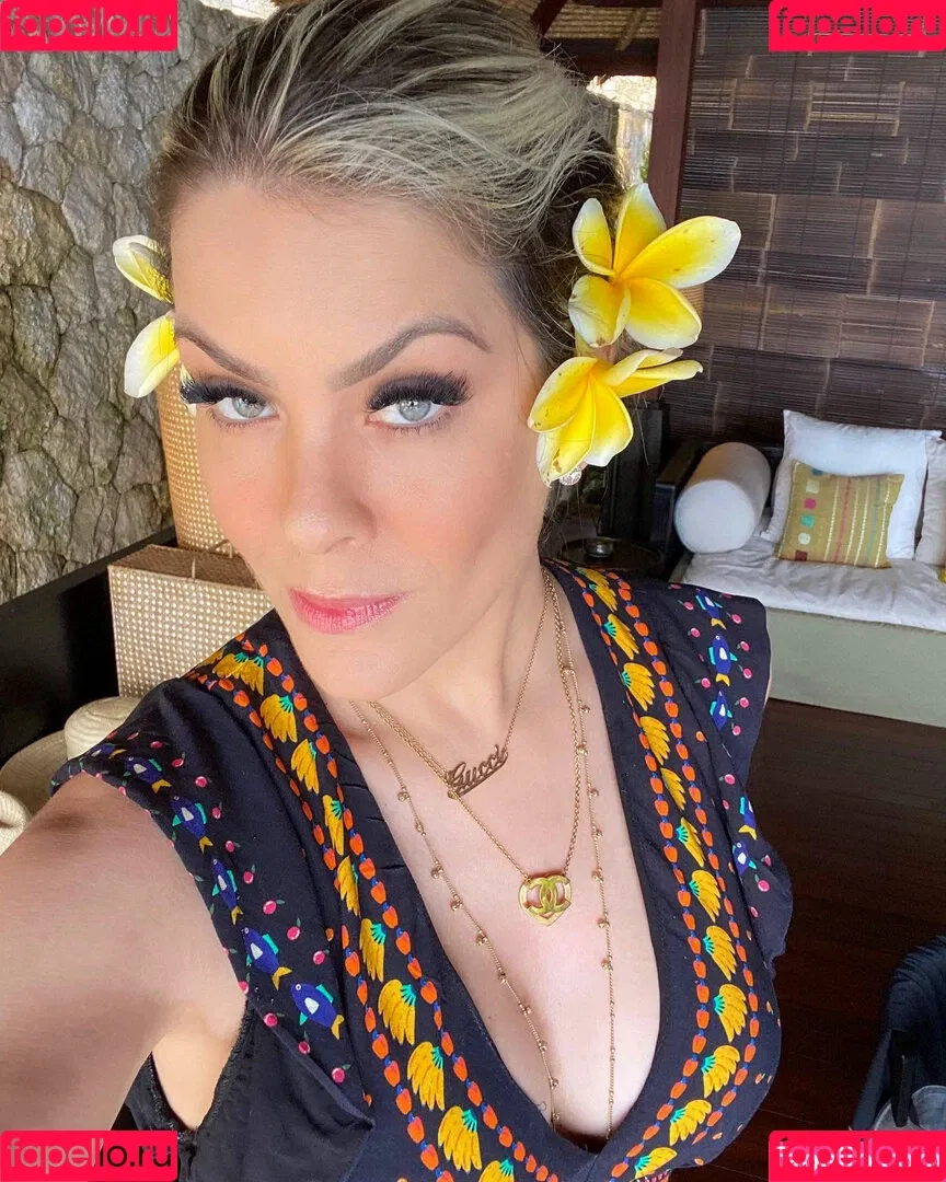 Renata Fan / renatafan Onlyfans Photo Gallery 