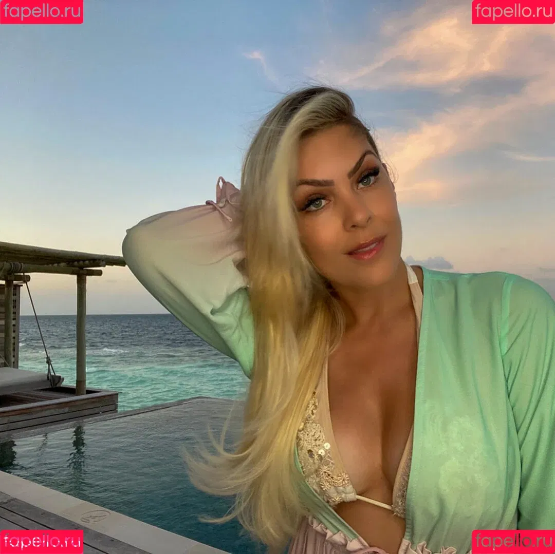 Renata Fan / renatafan Onlyfans Photo Gallery 