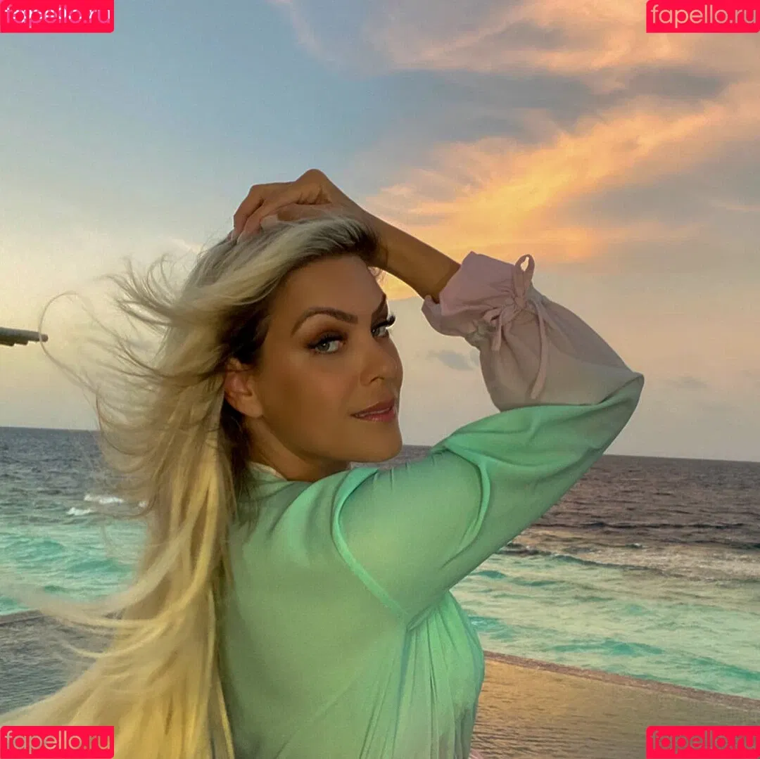 Renata Fan / renatafan Onlyfans Photo Gallery 