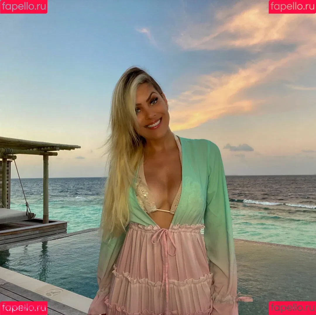 Renata Fan / renatafan Onlyfans Photo Gallery 