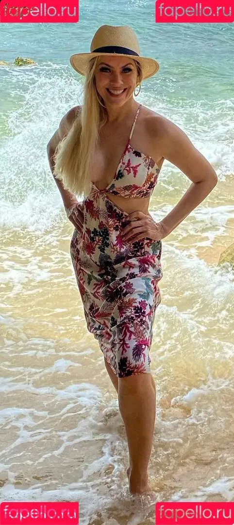 Renata Fan / renatafan Onlyfans Photo Gallery 