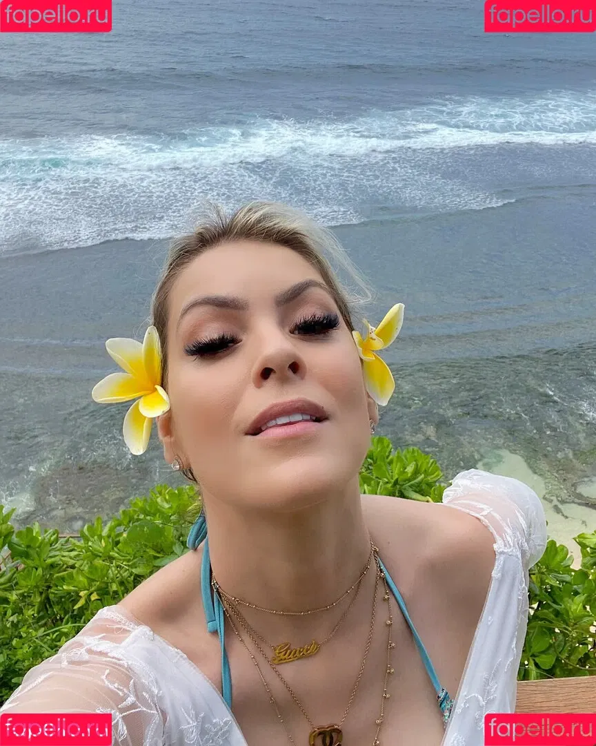 Renata Fan / renatafan Onlyfans Photo Gallery 