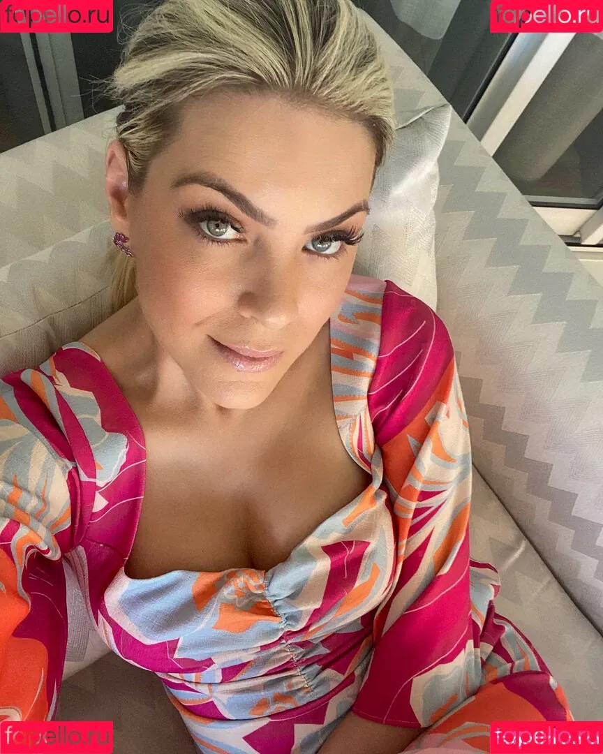 Renata Fan / renatafan Onlyfans Photo Gallery 
