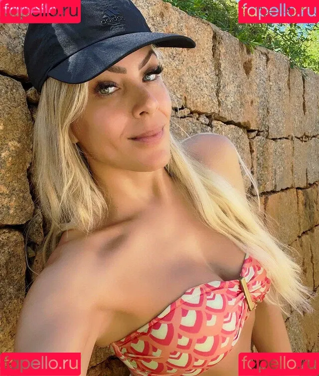 Renata Fan / renatafan Onlyfans Photo Gallery 