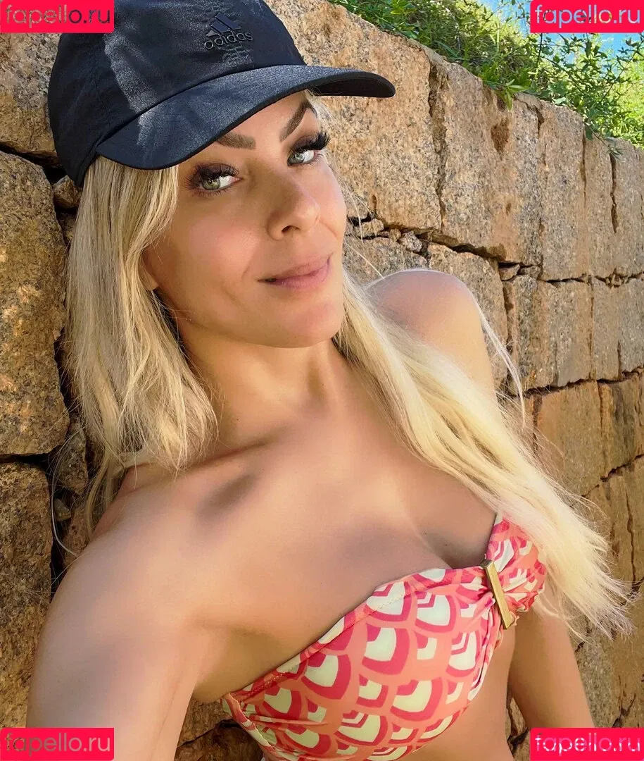 Renata Fan / renatafan Onlyfans Photo Gallery 