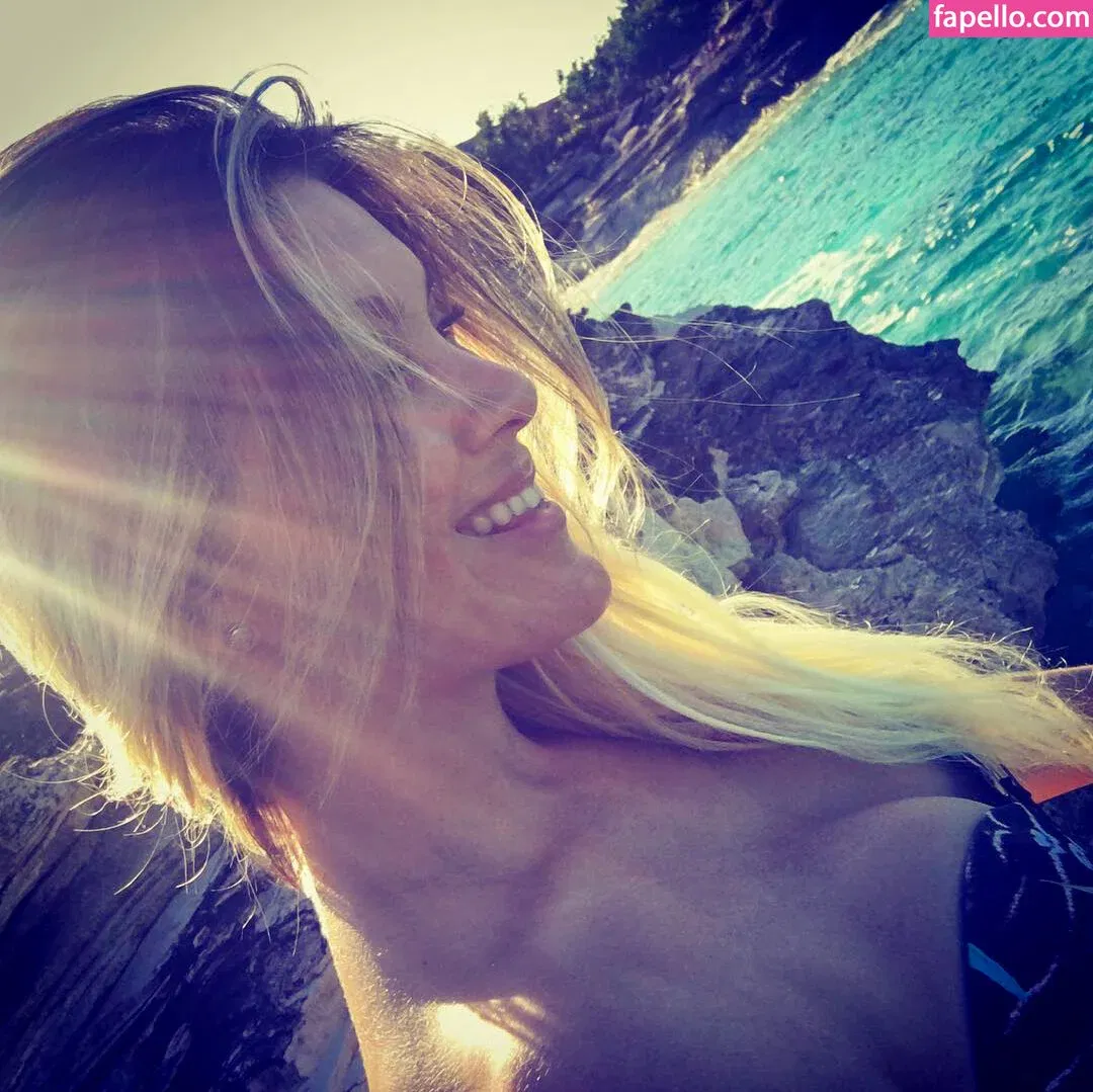 Renata Fan / renatafan Onlyfans Photo Gallery 