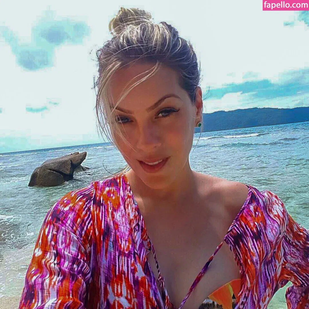 Renata Fan / renatafan Onlyfans Photo Gallery 