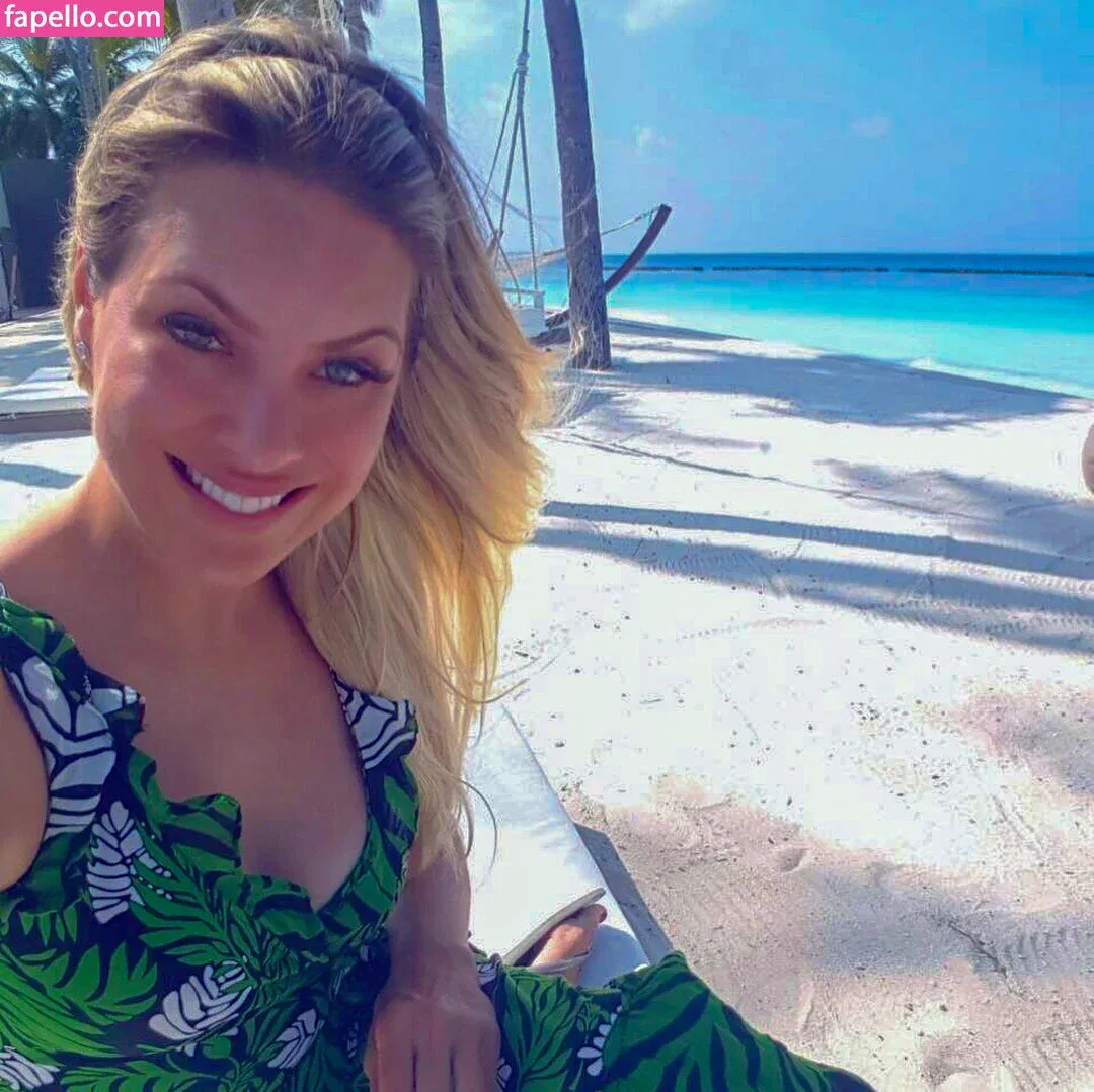 Renata Fan / renatafan Onlyfans Photo Gallery 