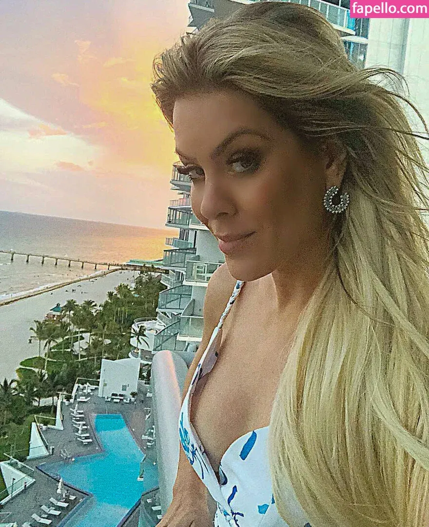 Renata Fan / renatafan Onlyfans Photo Gallery 