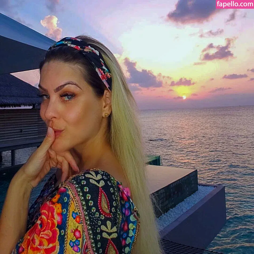 Renata Fan / renatafan Onlyfans Photo Gallery 