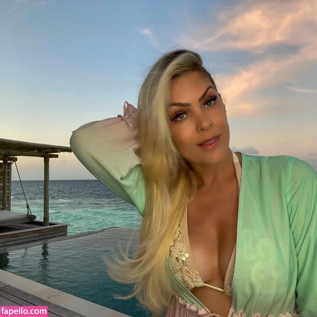 Renata Fan / renatafan Onlyfans Photo Gallery 