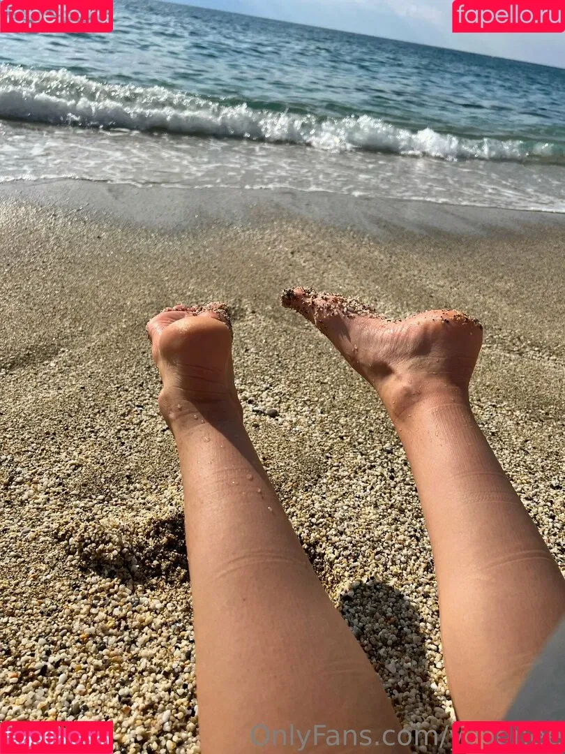 / ariaaback / arialll / yesonee Onlyfans Photo Gallery 