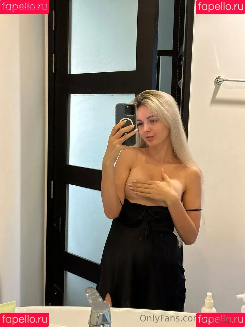 / ariaaback / arialll / yesonee Onlyfans Photo Gallery 