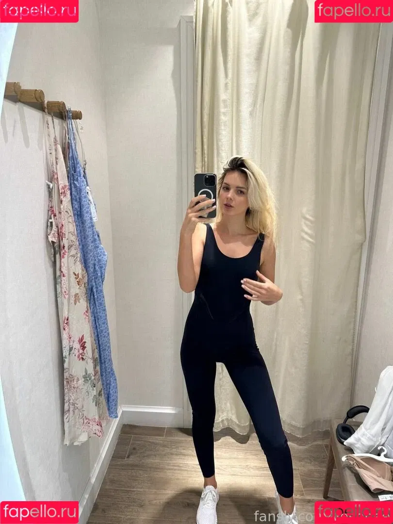 / ariaaback / arialll / yesonee Onlyfans Photo Gallery 