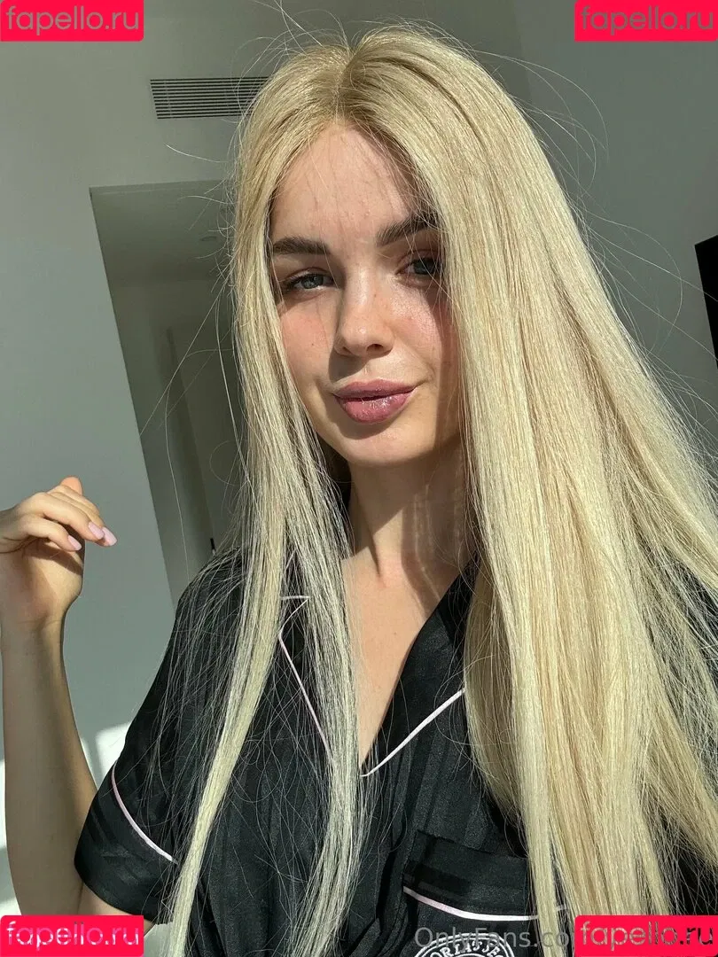 / ariaaback / arialll / yesonee Onlyfans Photo Gallery 