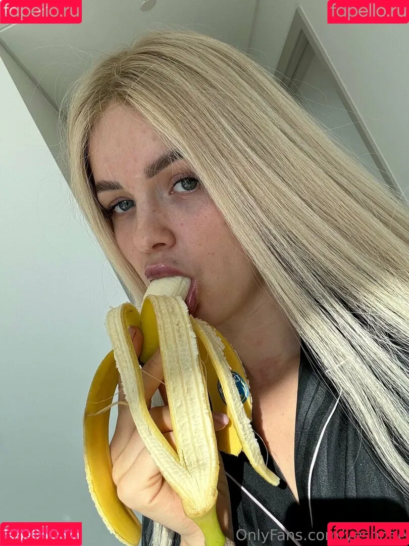 / ariaaback / arialll / yesonee Onlyfans Photo Gallery 