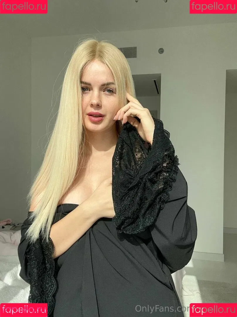 / ariaaback / arialll / yesonee Onlyfans Photo Gallery 