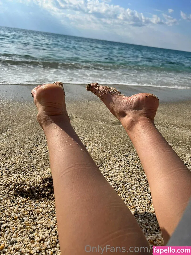 / ariaaback / arialll / yesonee Onlyfans Photo Gallery 