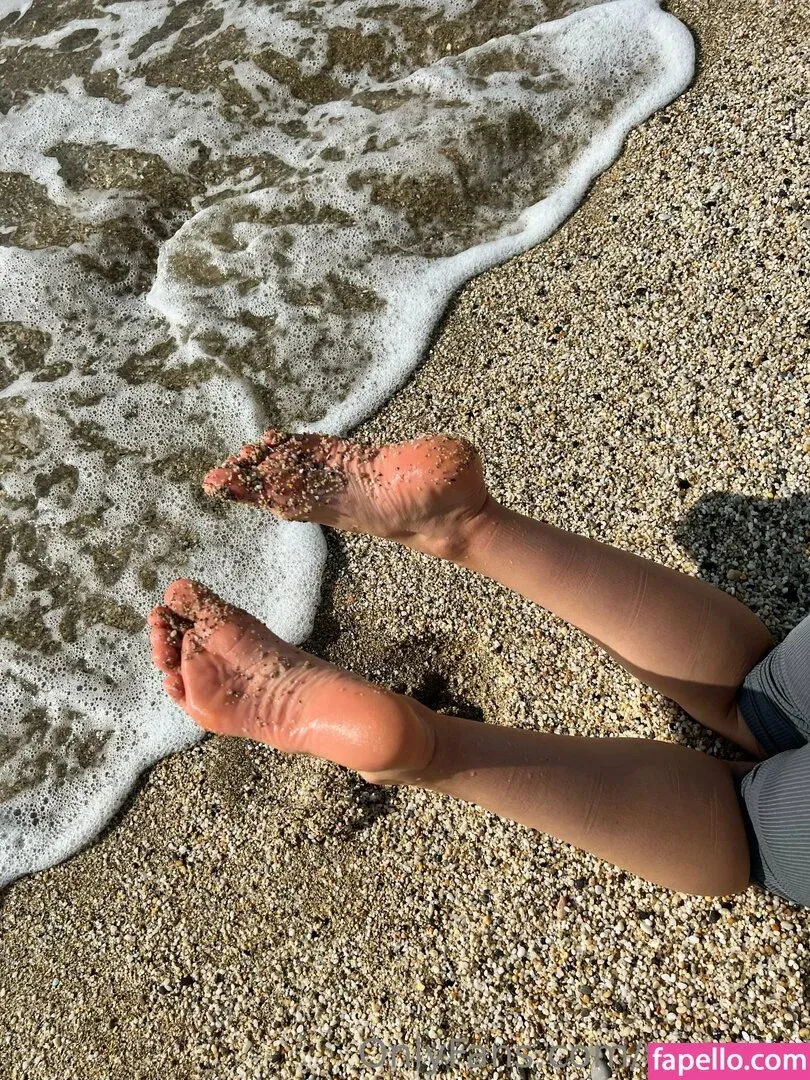 / ariaaback / arialll / yesonee Onlyfans Photo Gallery 