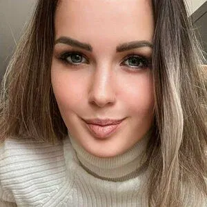 / ariaaback / arialll / yesonee Onlyfans Photo Gallery 