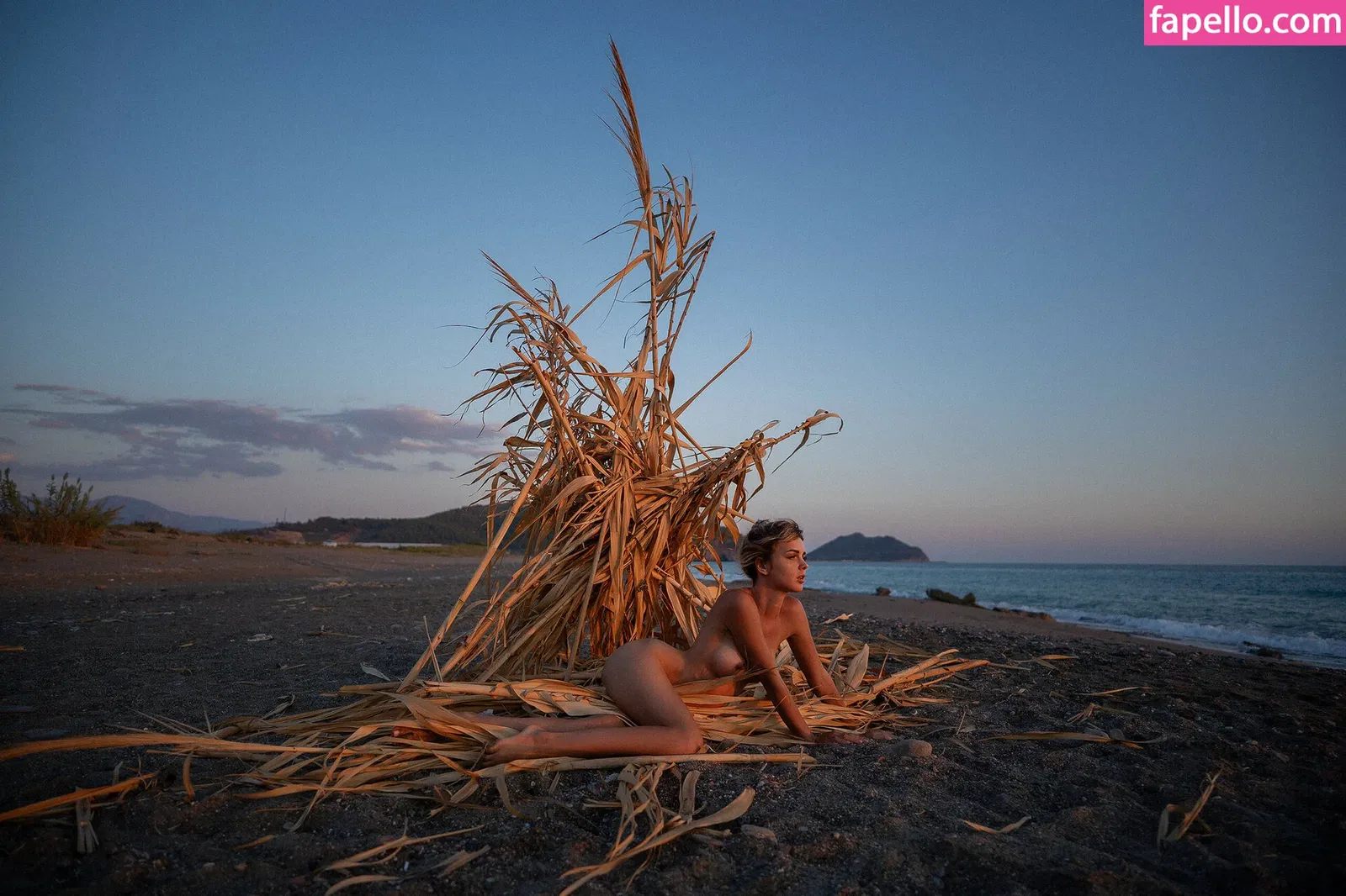 / ariaaback / arialll / yesonee Onlyfans Photo Gallery 