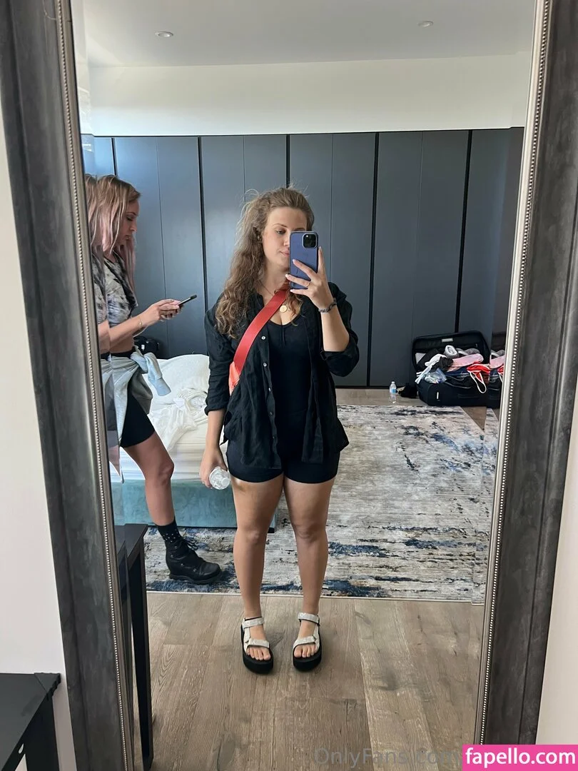 bellecreed / only_belle_creed Onlyfans Photo Gallery 