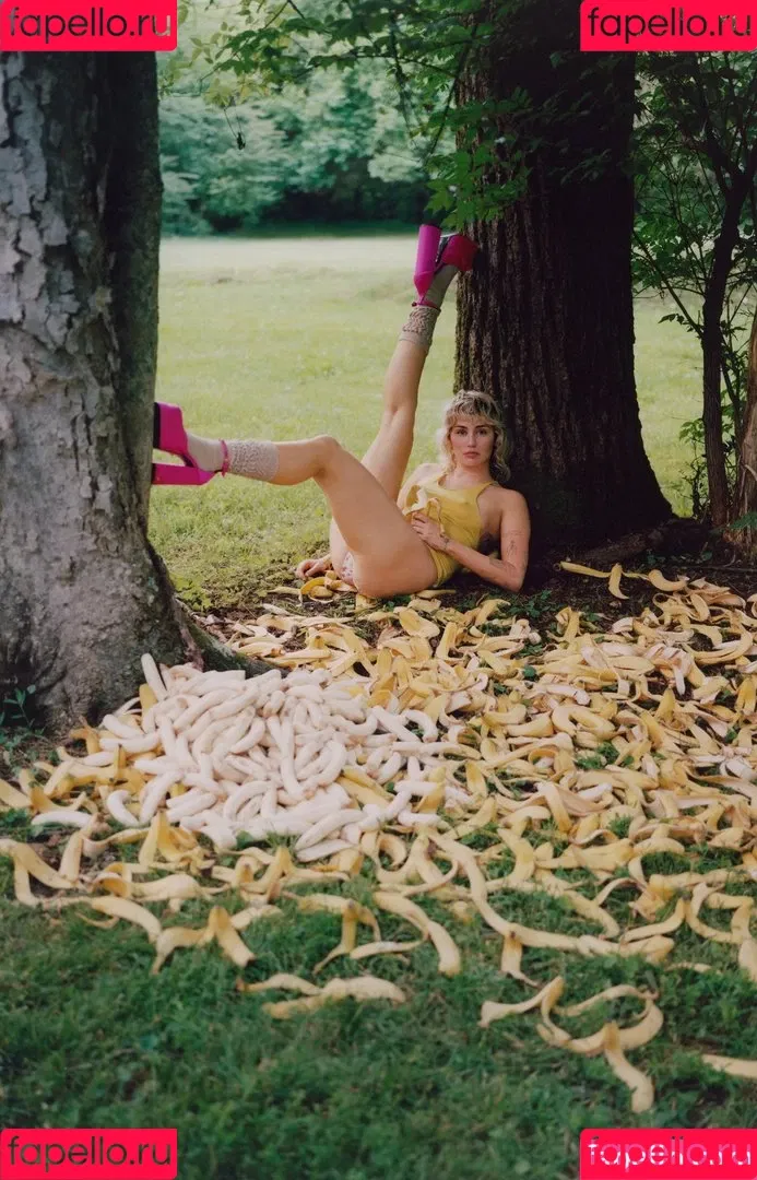 Miley Cyrus / MileyCyrus Onlyfans Photo Gallery 