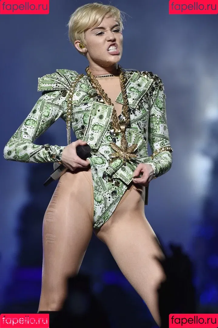 Miley Cyrus / MileyCyrus Onlyfans Photo Gallery 
