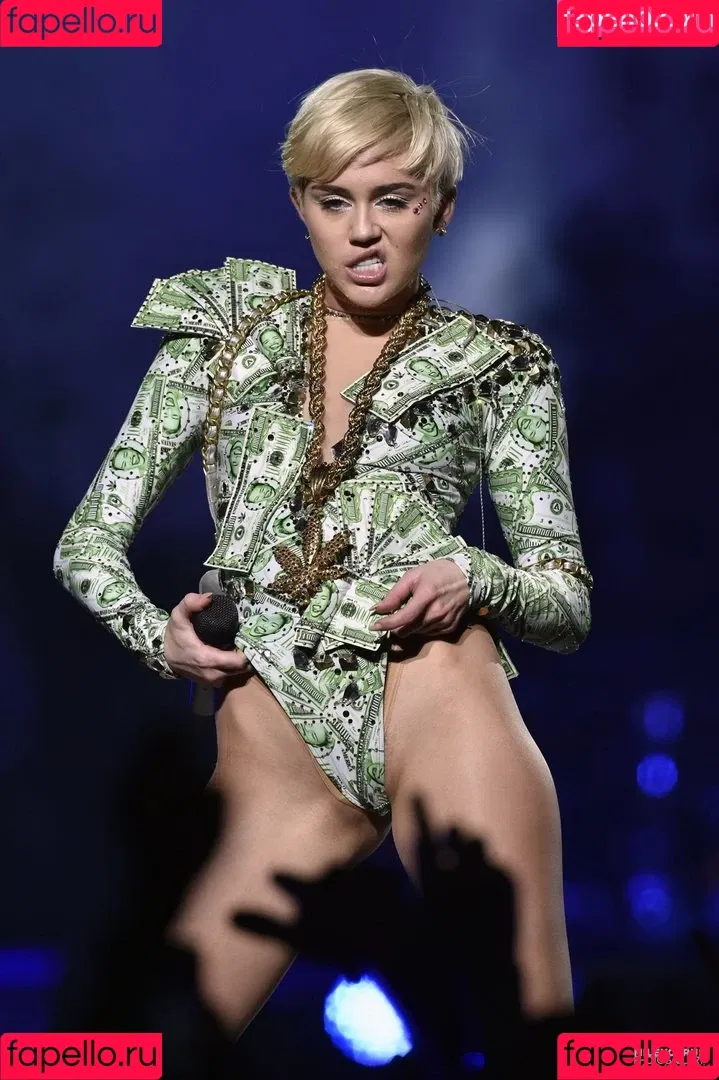 Miley Cyrus / MileyCyrus Onlyfans Photo Gallery 