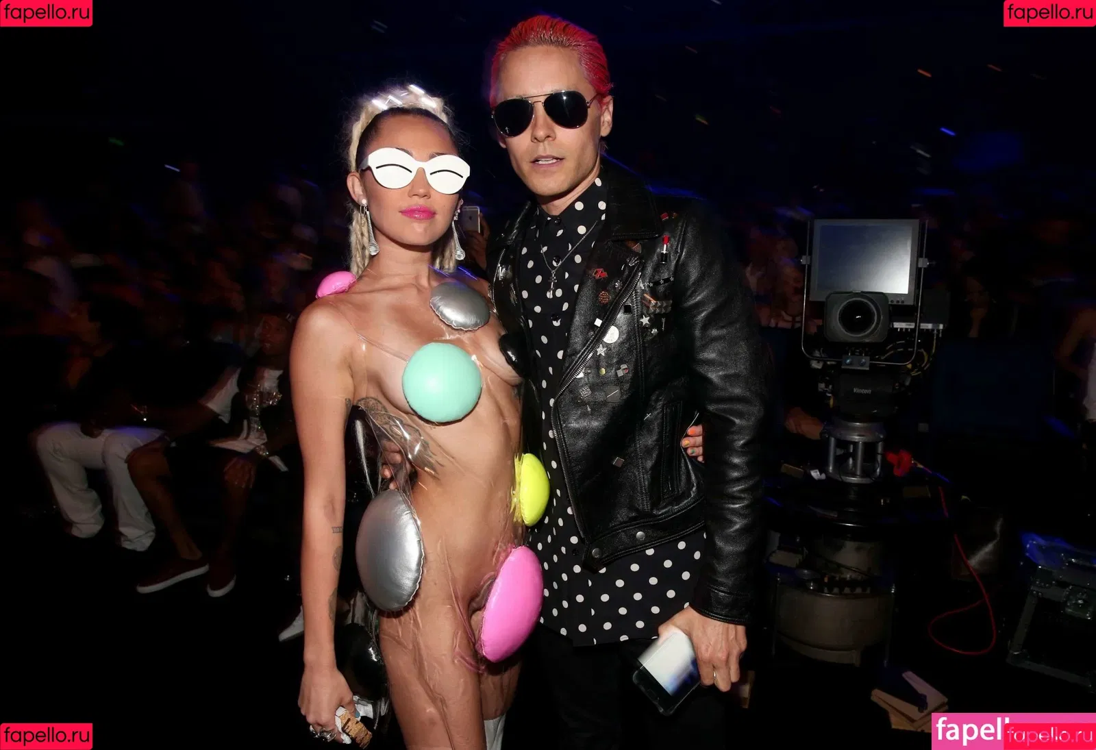 Miley Cyrus / MileyCyrus Onlyfans Photo Gallery 