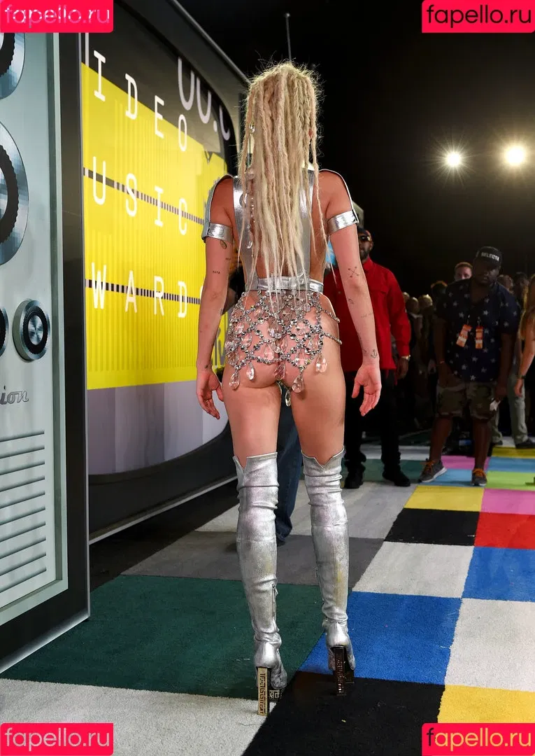 Miley Cyrus / MileyCyrus Onlyfans Photo Gallery 