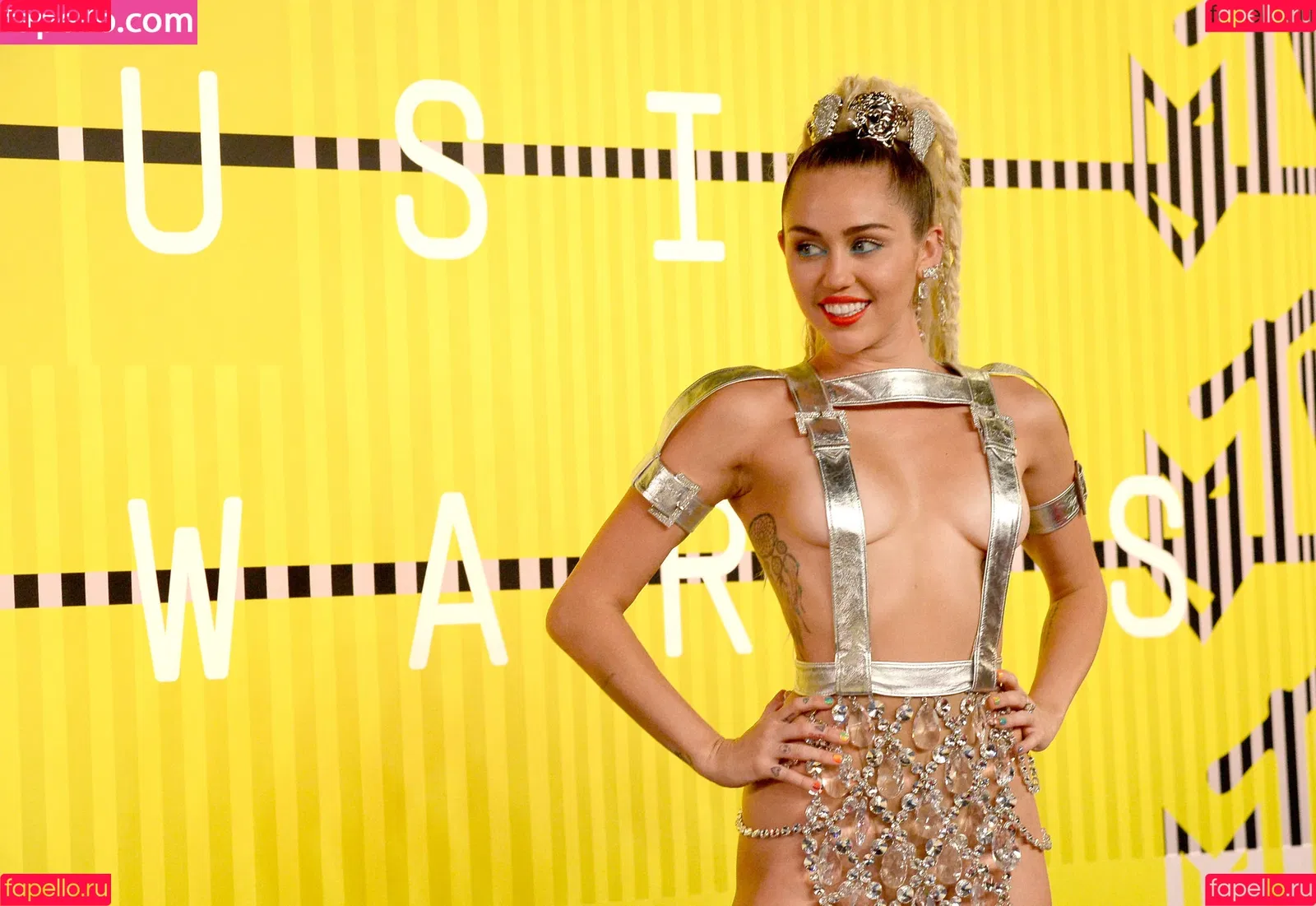 Miley Cyrus / MileyCyrus Onlyfans Photo Gallery 