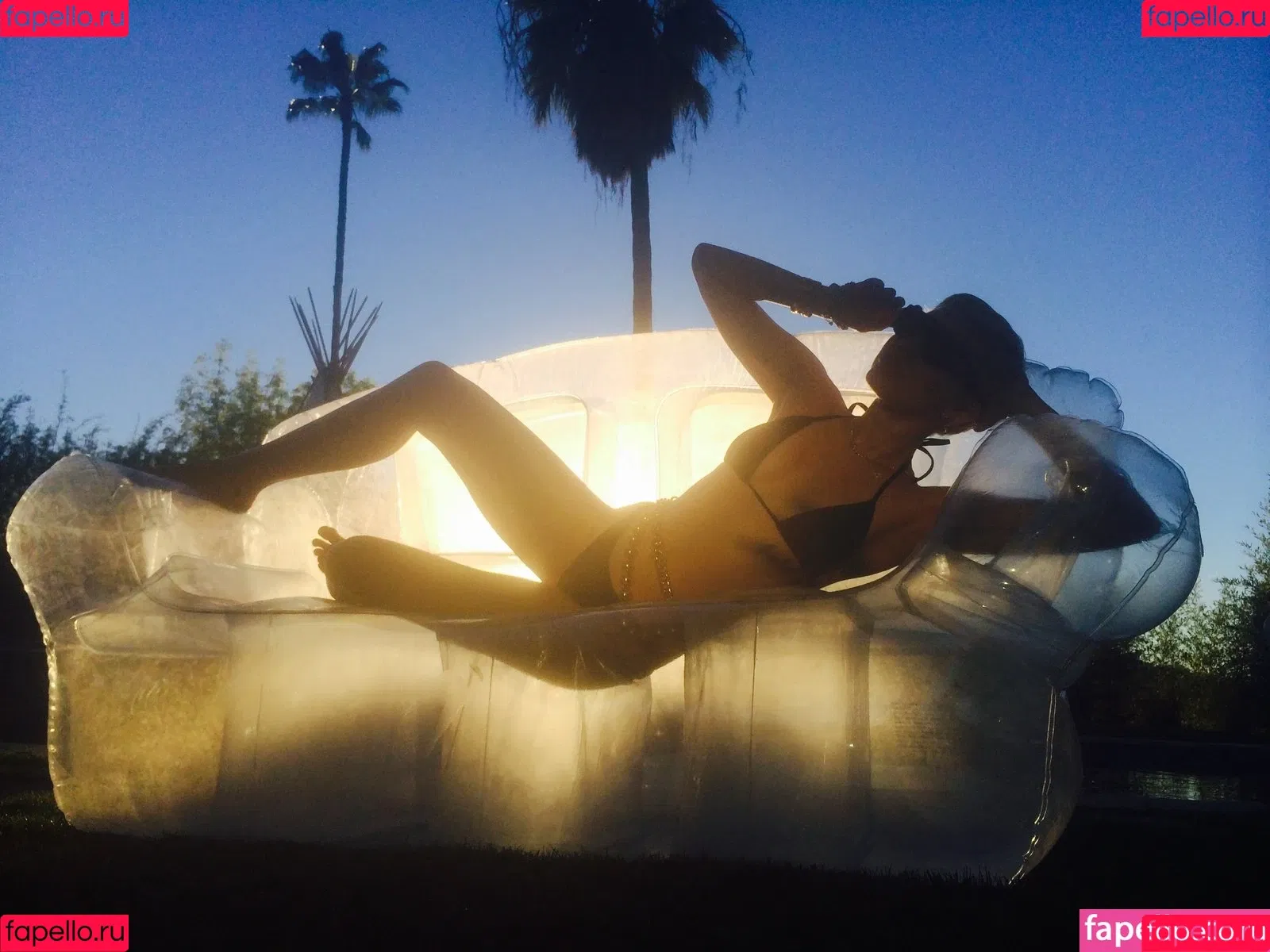Miley Cyrus / MileyCyrus Onlyfans Photo Gallery 