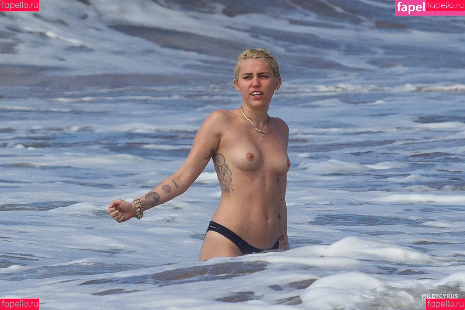 Miley Cyrus / MileyCyrus Onlyfans Photo Gallery 