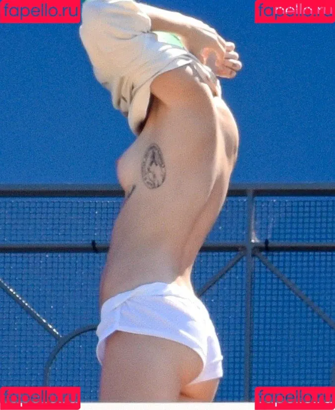 Miley Cyrus / MileyCyrus Onlyfans Photo Gallery 